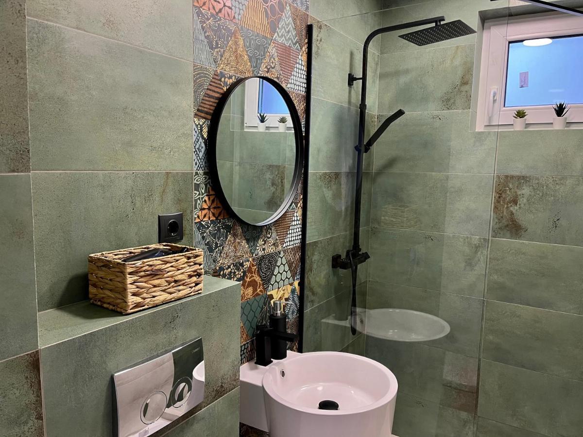 Alexander Cozy Apartment Free Private Parking Медиаш Экстерьер фото